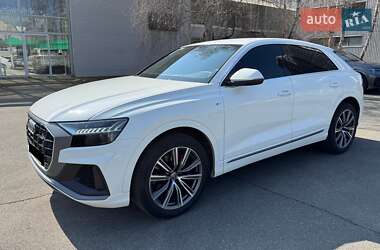 Audi Q8  2019