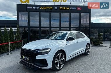 Audi Q8  2021