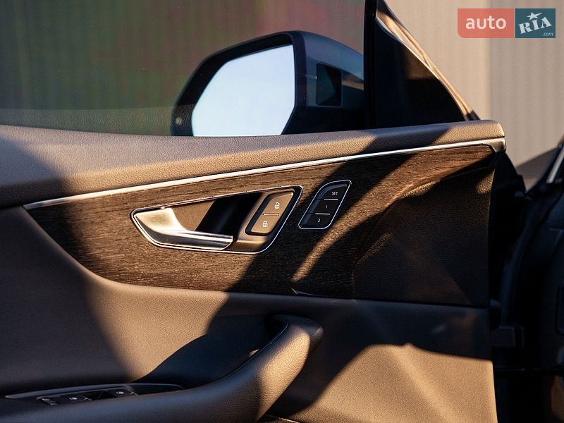 Внедорожник / Кроссовер Audi Q8 2018 в Хмельницком