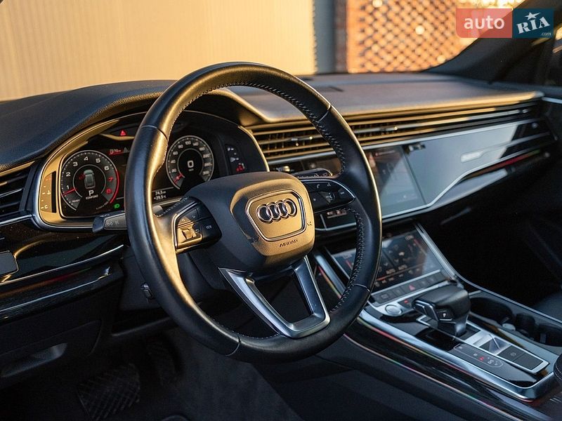 Внедорожник / Кроссовер Audi Q8 2018 в Хмельницком