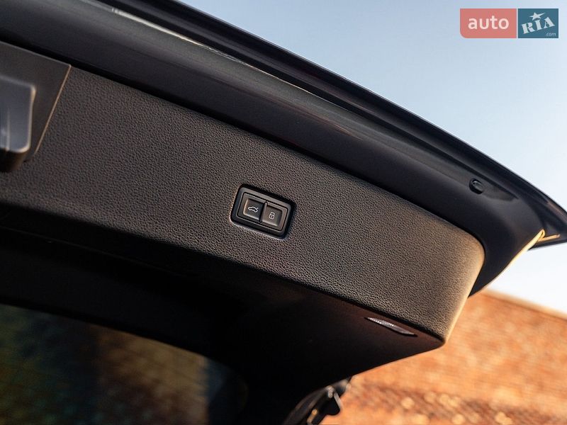 Внедорожник / Кроссовер Audi Q8 2018 в Хмельницком