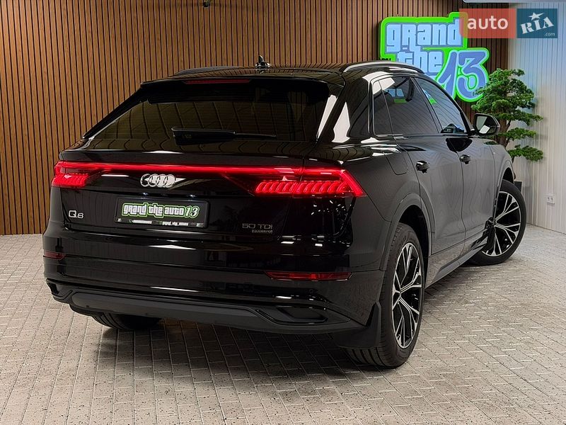 Внедорожник / Кроссовер Audi Q8 2020 в Киеве