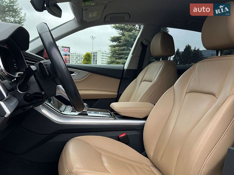 Позашляховик / Кросовер Audi Q8 2019 в Львові