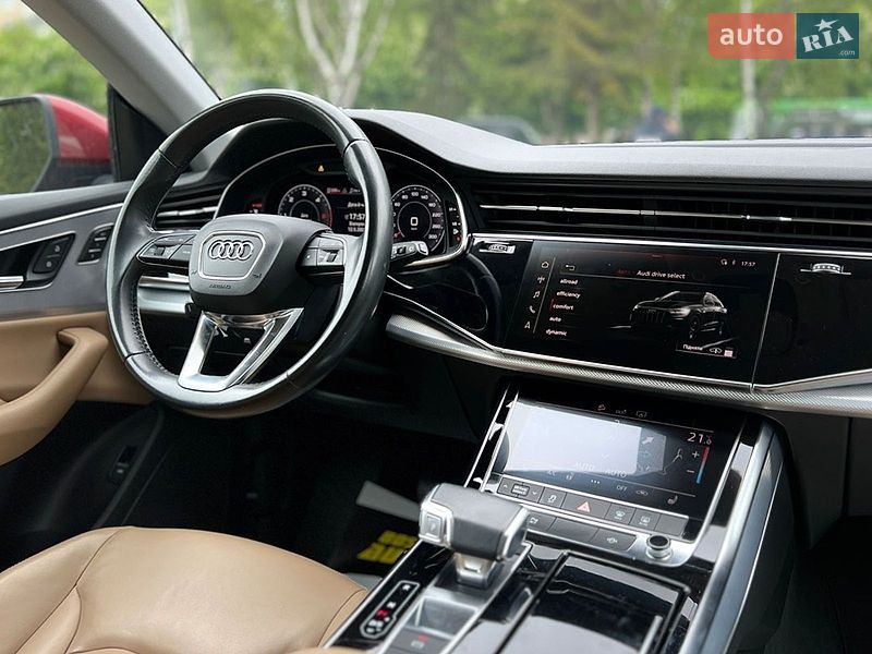 Позашляховик / Кросовер Audi Q8 2019 в Львові