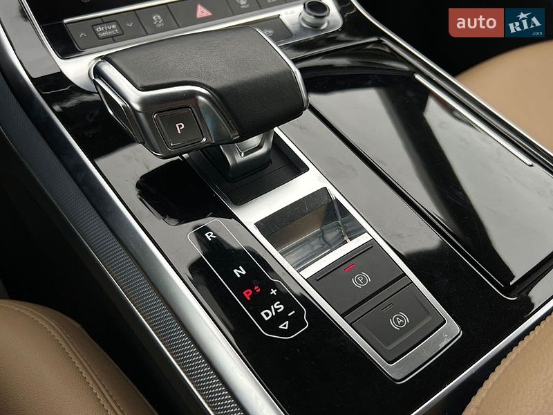 Позашляховик / Кросовер Audi Q8 2019 в Львові
