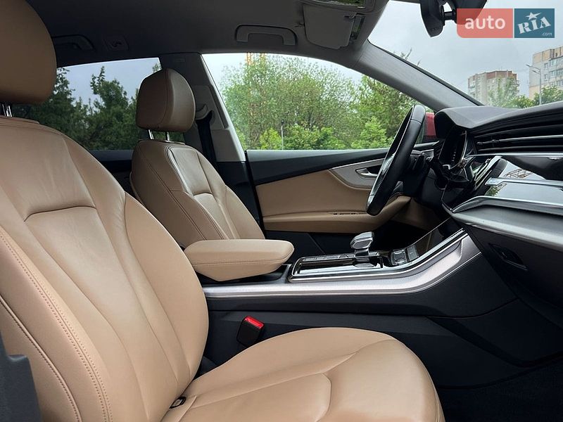 Позашляховик / Кросовер Audi Q8 2019 в Львові