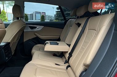 Позашляховик / Кросовер Audi Q8 2019 в Львові
