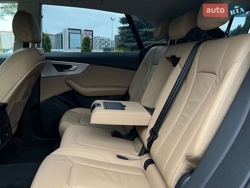 Позашляховик / Кросовер Audi Q8 2019 в Львові