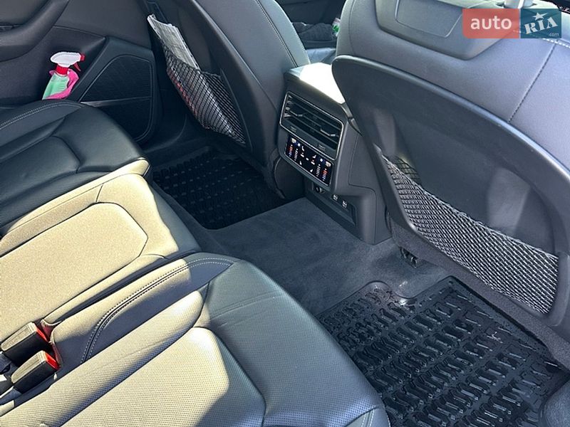 Внедорожник / Кроссовер Audi Q8 2019 в Львове