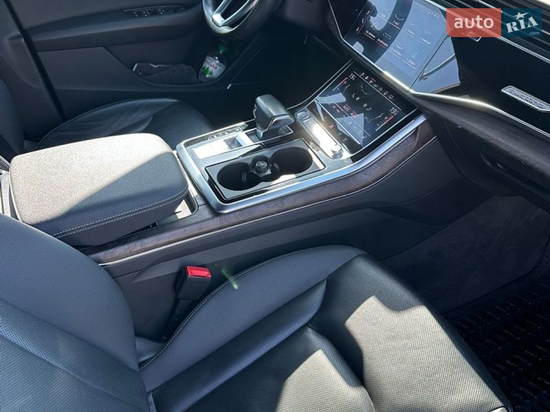 Внедорожник / Кроссовер Audi Q8 2019 в Львове