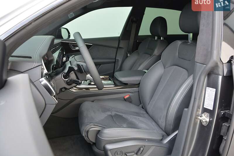Внедорожник / Кроссовер Audi Q8 2024 в Киеве