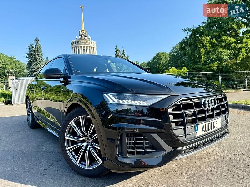 Внедорожник / Кроссовер Audi Q8 2021 в Киеве