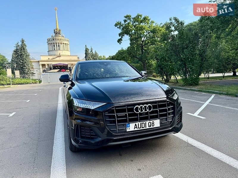 Внедорожник / Кроссовер Audi Q8 2021 в Киеве