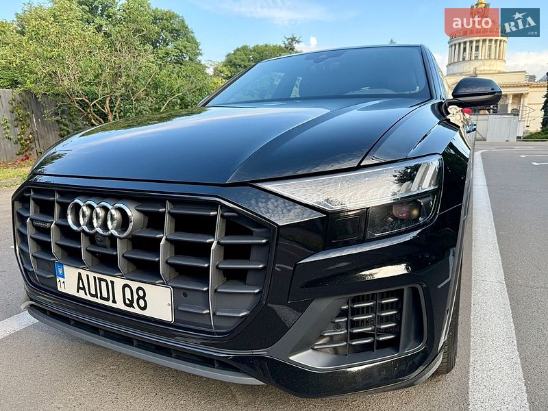 Внедорожник / Кроссовер Audi Q8 2021 в Киеве