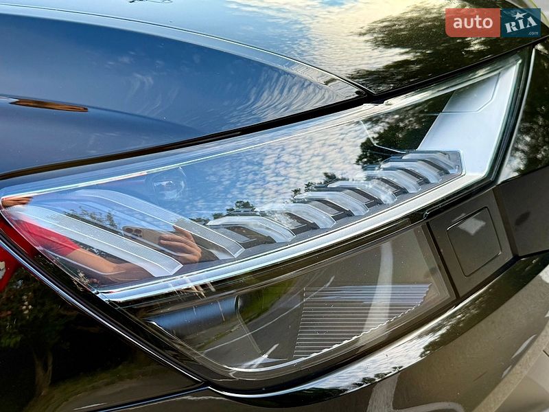Внедорожник / Кроссовер Audi Q8 2021 в Киеве
