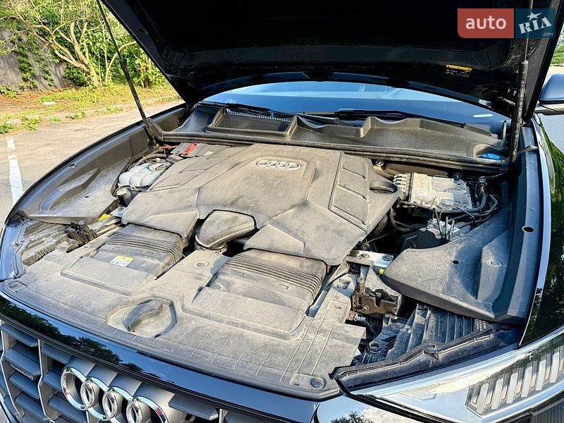 Внедорожник / Кроссовер Audi Q8 2021 в Киеве
