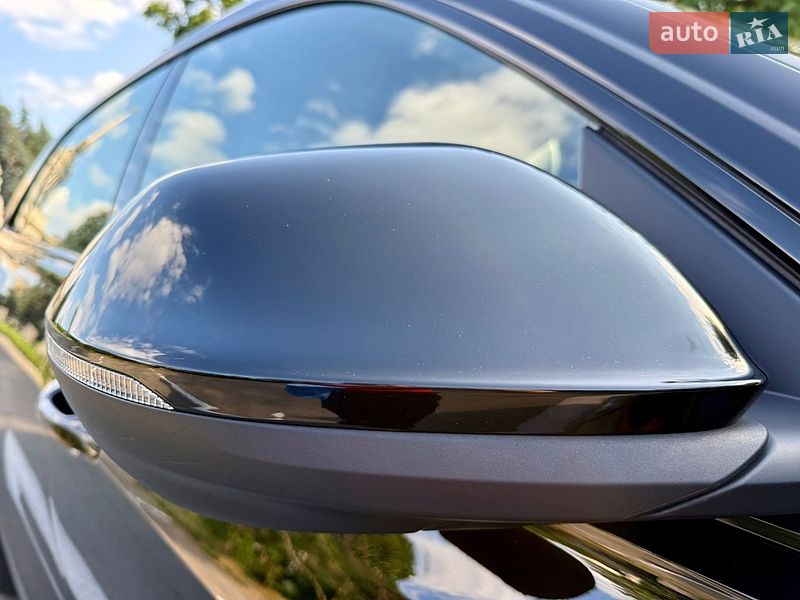 Внедорожник / Кроссовер Audi Q8 2021 в Киеве
