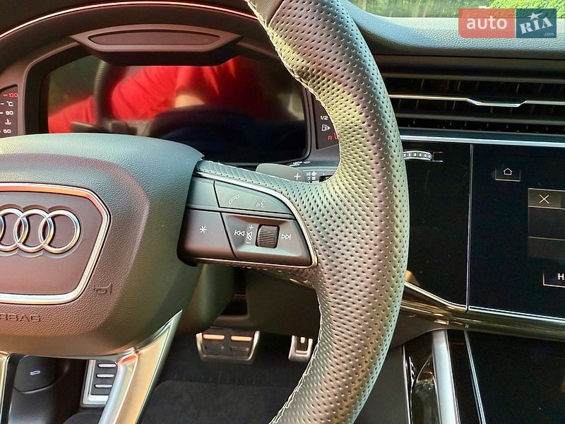 Внедорожник / Кроссовер Audi Q8 2021 в Киеве