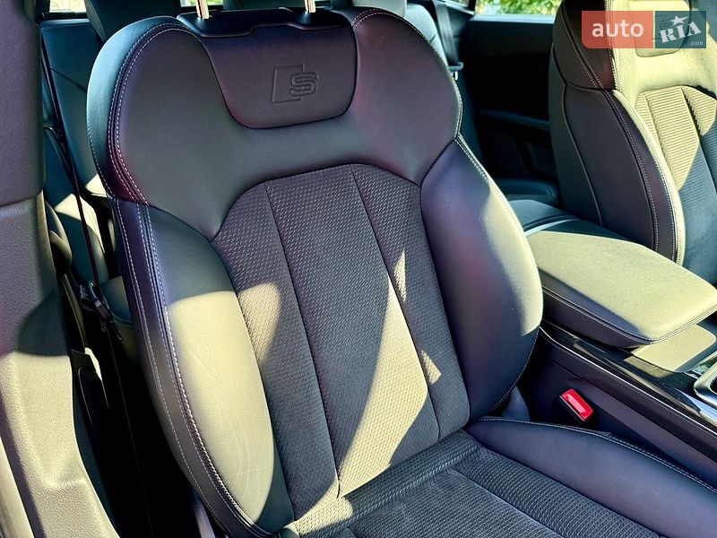 Внедорожник / Кроссовер Audi Q8 2021 в Киеве
