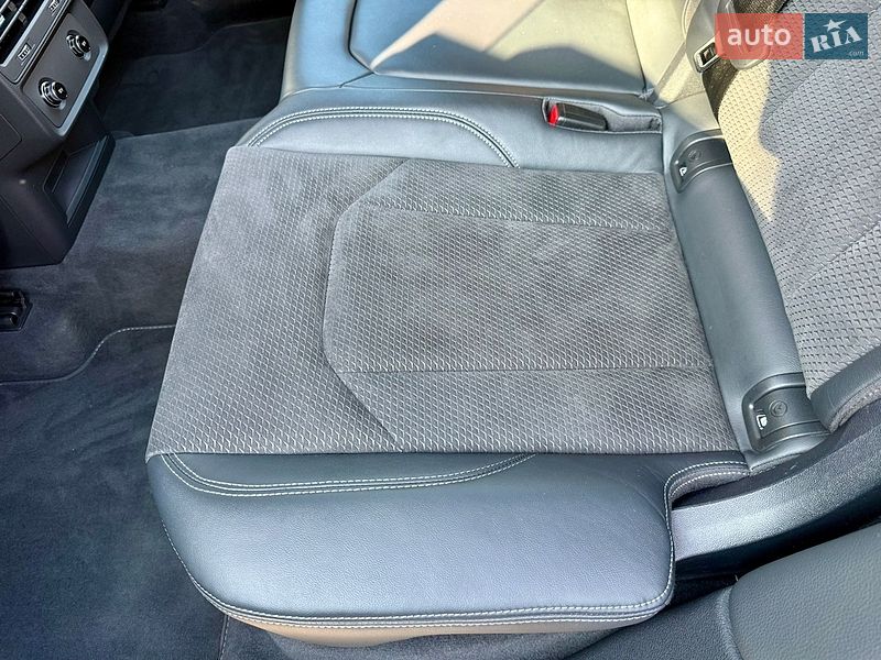 Внедорожник / Кроссовер Audi Q8 2021 в Киеве