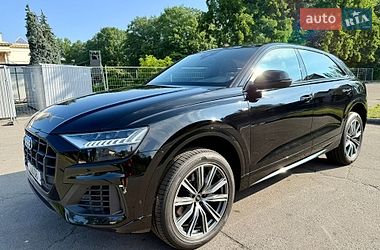 Внедорожник / Кроссовер Audi Q8 2021 в Киеве