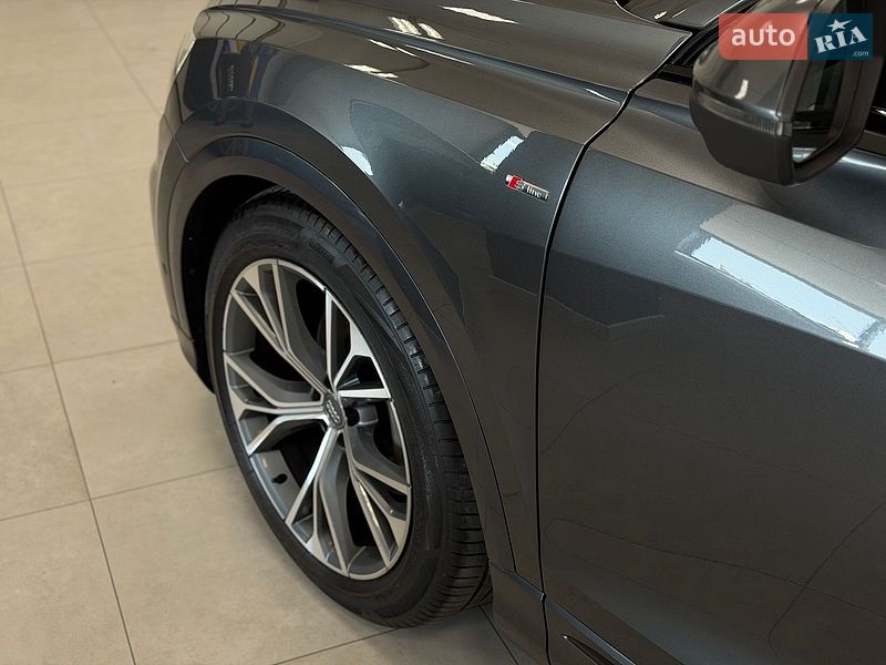 Позашляховик / Кросовер Audi Q8 2020 в Тернополі