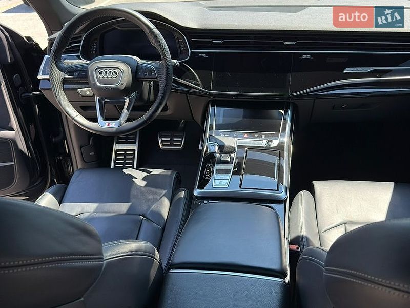Внедорожник / Кроссовер Audi Q8 2019 в Киеве
