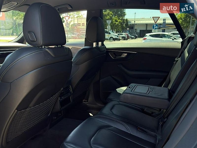 Внедорожник / Кроссовер Audi Q8 2019 в Киеве
