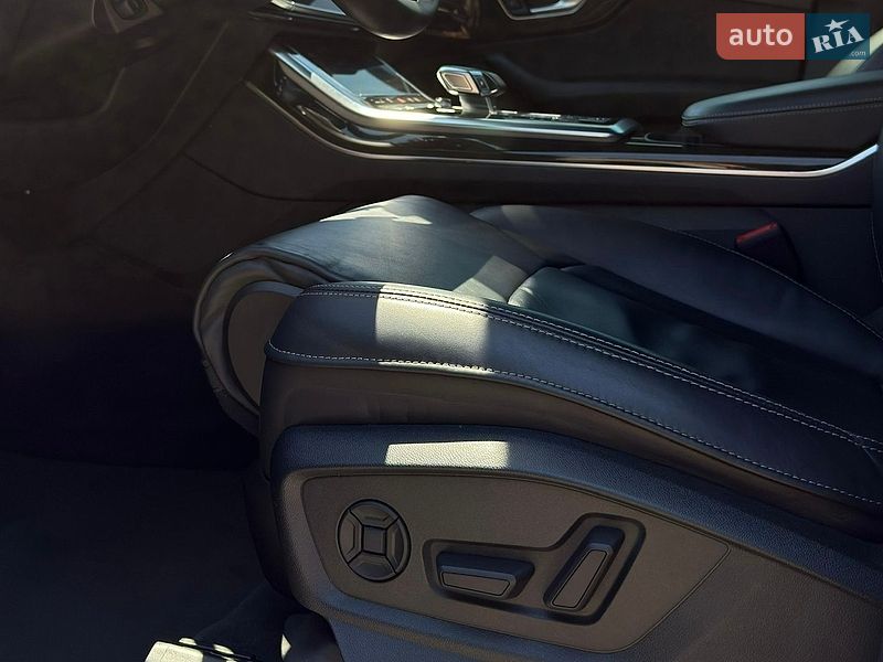 Внедорожник / Кроссовер Audi Q8 2019 в Киеве