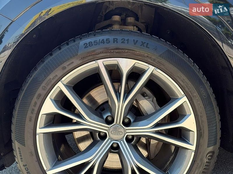 Внедорожник / Кроссовер Audi Q8 2019 в Киеве
