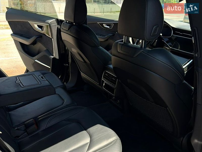 Внедорожник / Кроссовер Audi Q8 2019 в Киеве