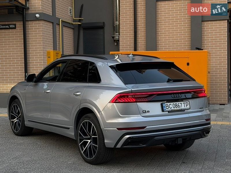 Позашляховик / Кросовер Audi Q8 2021 в Львові