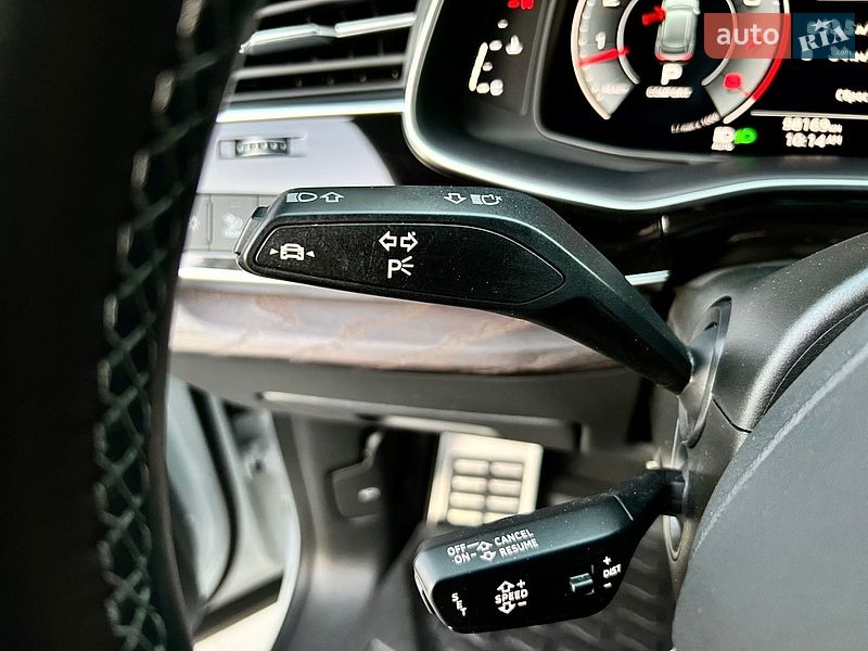 Внедорожник / Кроссовер Audi Q8 2021 в Киеве