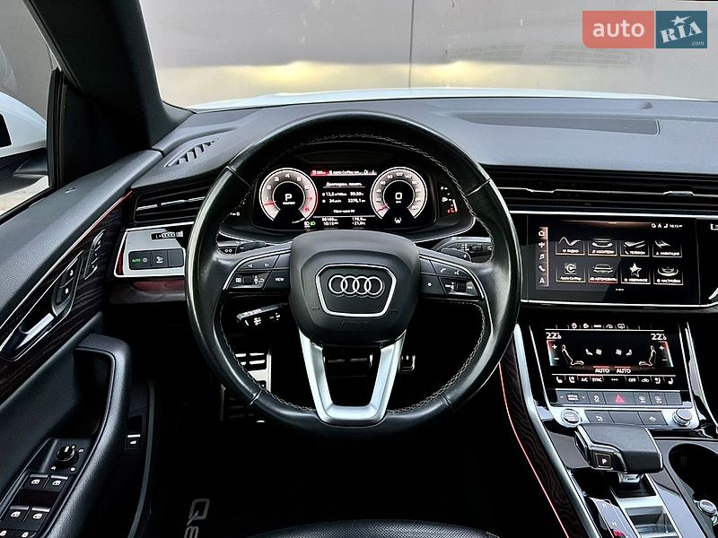 Внедорожник / Кроссовер Audi Q8 2021 в Киеве
