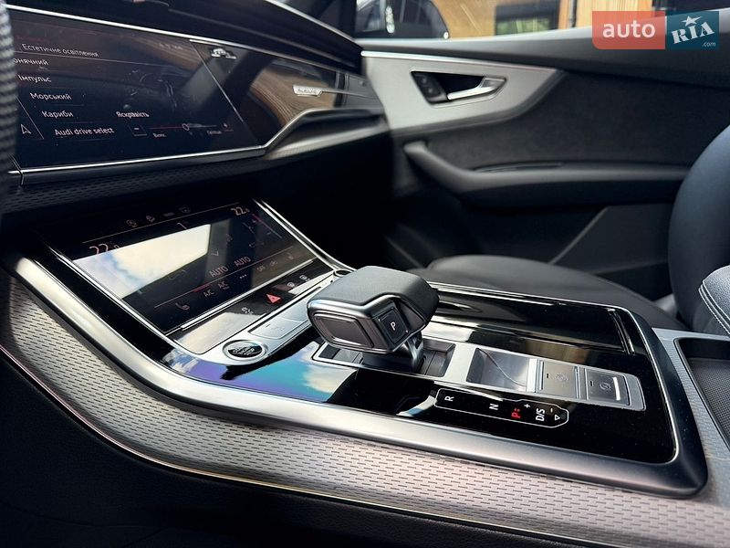 Внедорожник / Кроссовер Audi Q8 2025 в Киеве
