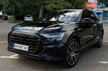 Audi Q8  2021