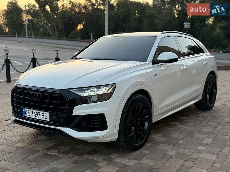 Внедорожник / Кроссовер Audi Q8 2020 в Днепре