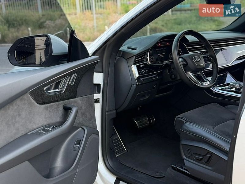 Внедорожник / Кроссовер Audi Q8 2020 в Днепре