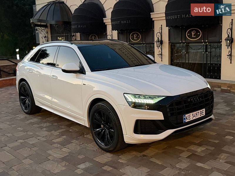 Внедорожник / Кроссовер Audi Q8 2020 в Днепре