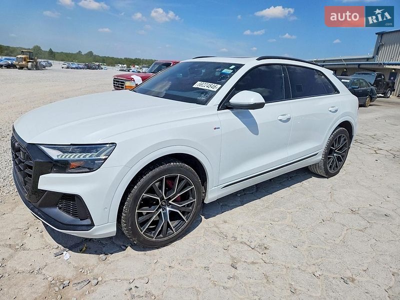Позашляховик / Кросовер Audi Q8 2021 в Дніпрі