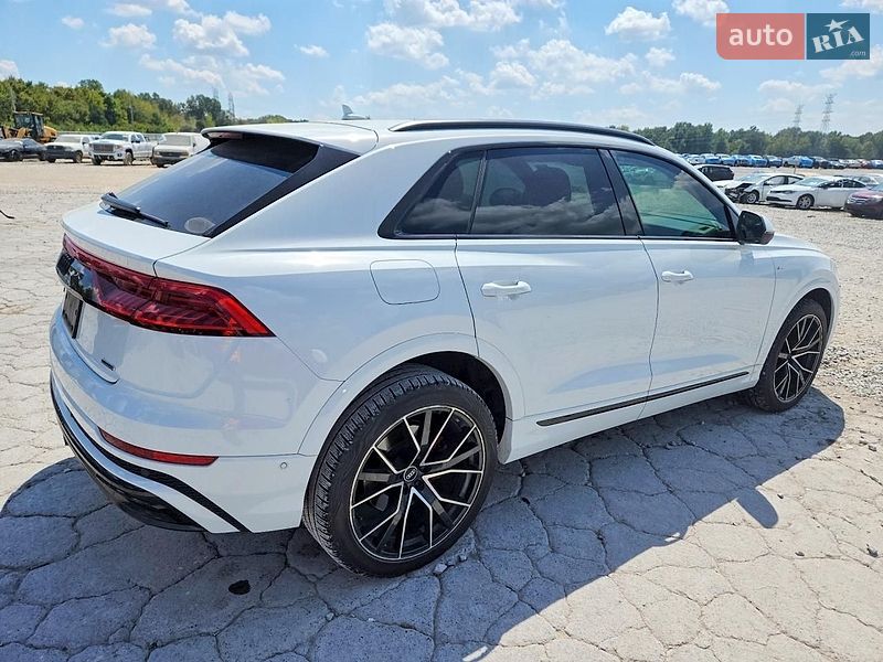 Позашляховик / Кросовер Audi Q8 2021 в Дніпрі