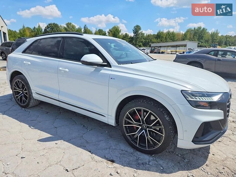 Позашляховик / Кросовер Audi Q8 2021 в Дніпрі