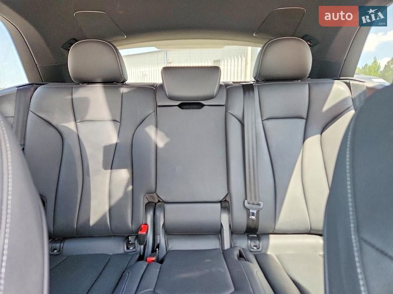 Позашляховик / Кросовер Audi Q8 2021 в Дніпрі