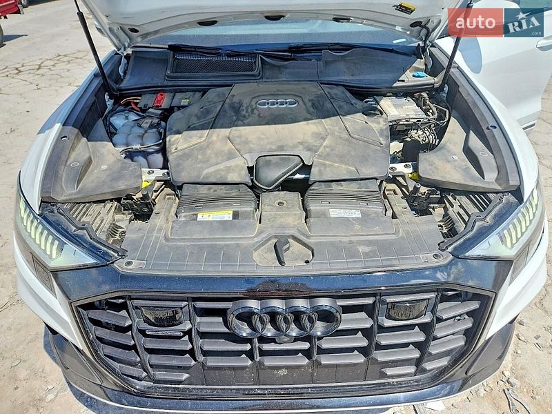 Позашляховик / Кросовер Audi Q8 2021 в Дніпрі