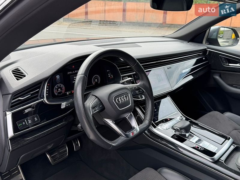 Позашляховик / Кросовер Audi Q8 2019 в Мукачевому
