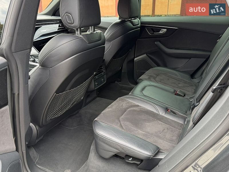 Позашляховик / Кросовер Audi Q8 2019 в Мукачевому