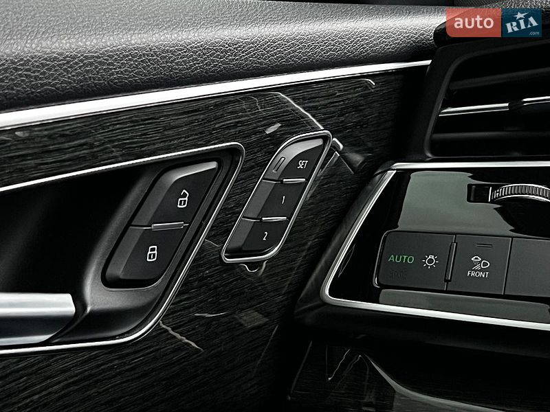 Внедорожник / Кроссовер Audi Q8 2018 в Львове
