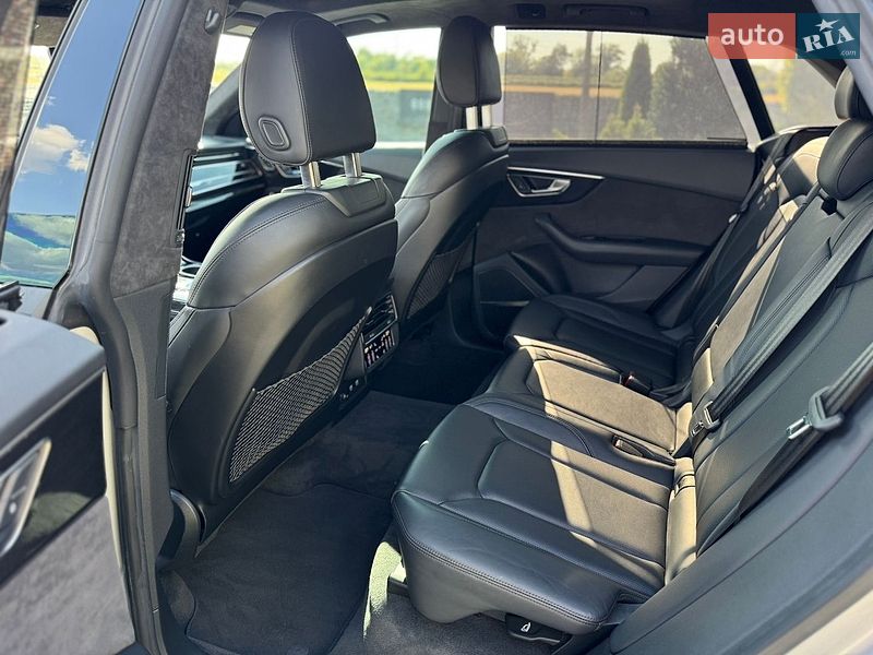 Внедорожник / Кроссовер Audi Q8 2019 в Мукачево