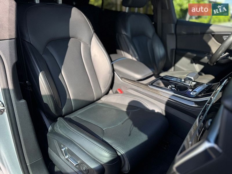Внедорожник / Кроссовер Audi Q8 2019 в Мукачево