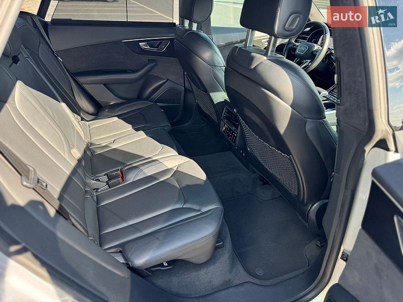 Внедорожник / Кроссовер Audi Q8 2019 в Мукачево